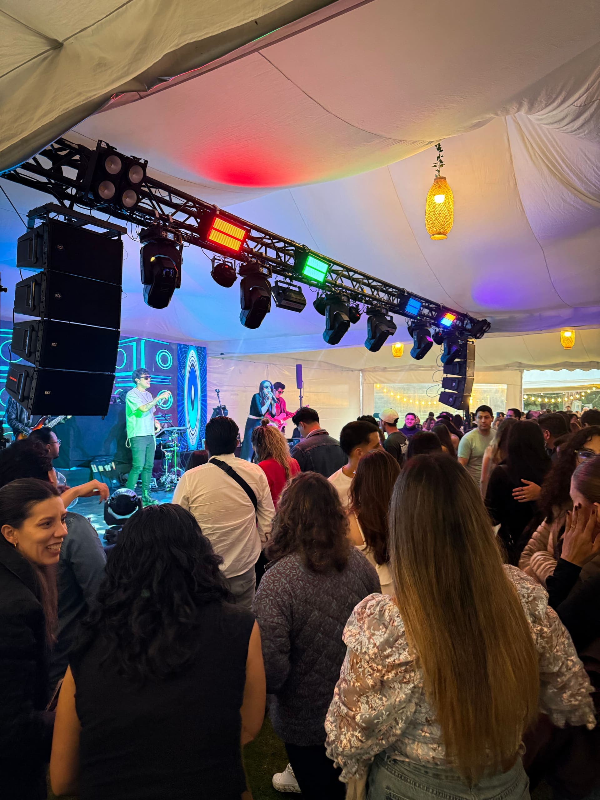 MullenLowe — Fiesta corporativa